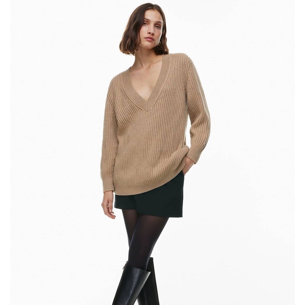 Aritzia Babaton Roger Sweater 100% Merino Wool V-Neck Chunky Knit Camel Sz Med